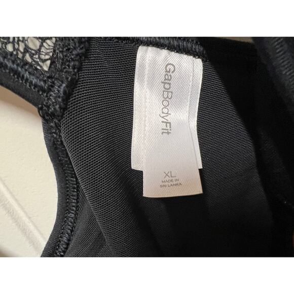 Gap Fit work out tank - built in Bra - Picture 4 of 4